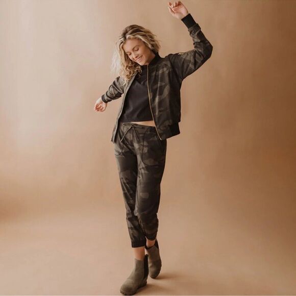 NEW ALBION Bomber Jacket in Camo Size S - Picture 4 of 14